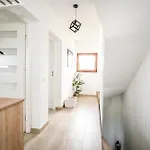 Dwupoziomowe Na Dwa Widoki Z Jacuzzi & Sauna * زاكوباني