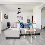 Dwupoziomowe Na Dwa Widoki Z Jacuzzi & Sauna Apartment