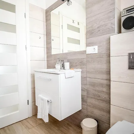 Dwupoziomowe Na Dwa Widoki Z Jacuzzi & Sauna شقة *